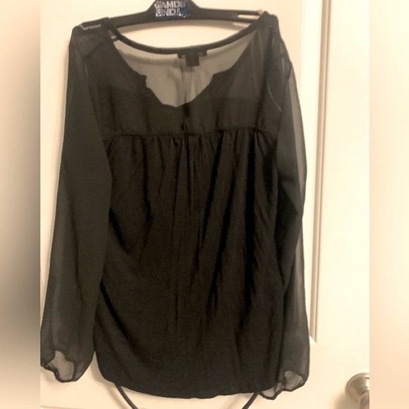 kristinMarie Tops - Kristin Marie Large sheer top with sheer sleeves, Preloved in great condition.